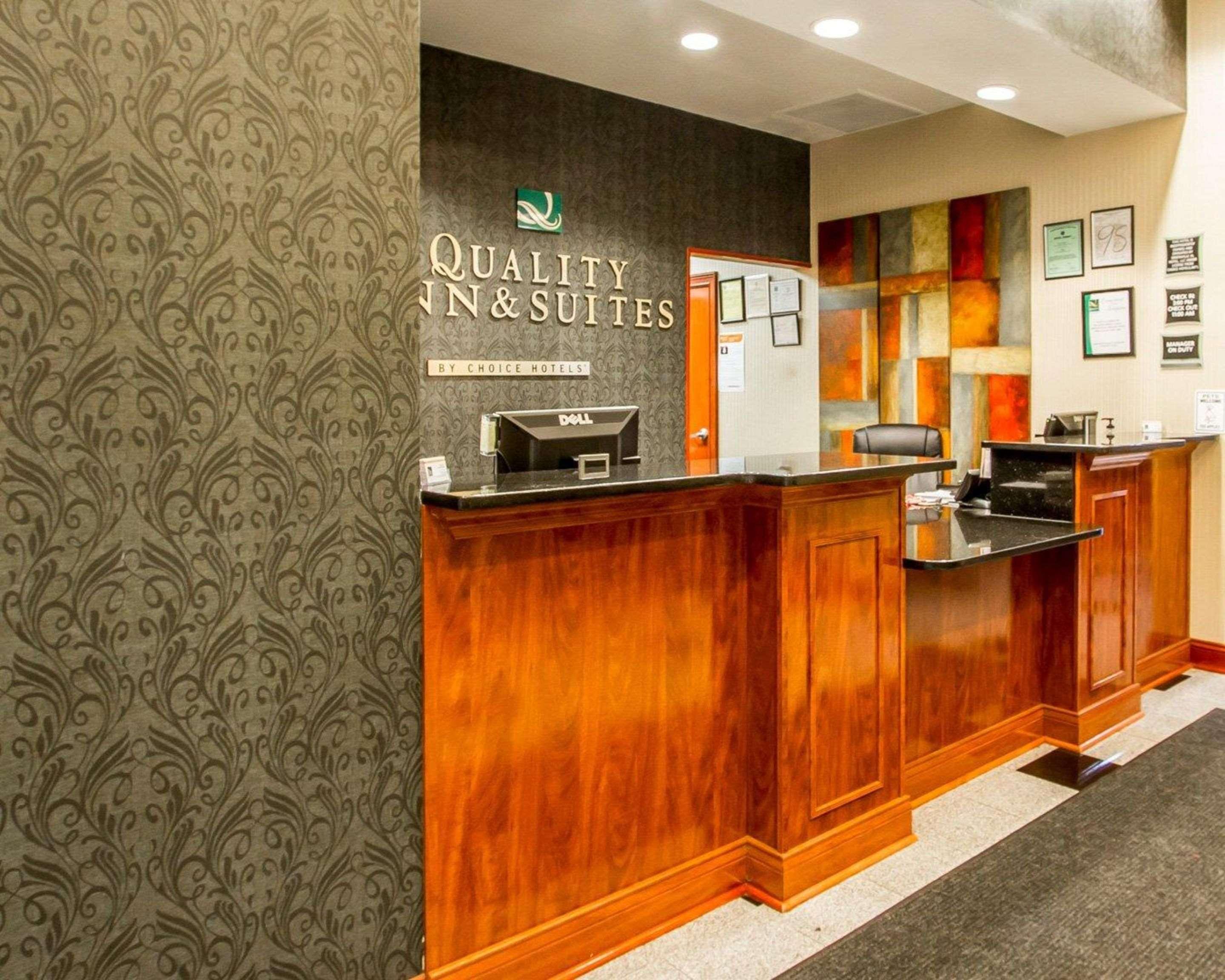 Quality Inn & Suites Greenville I-65 Exterior photo