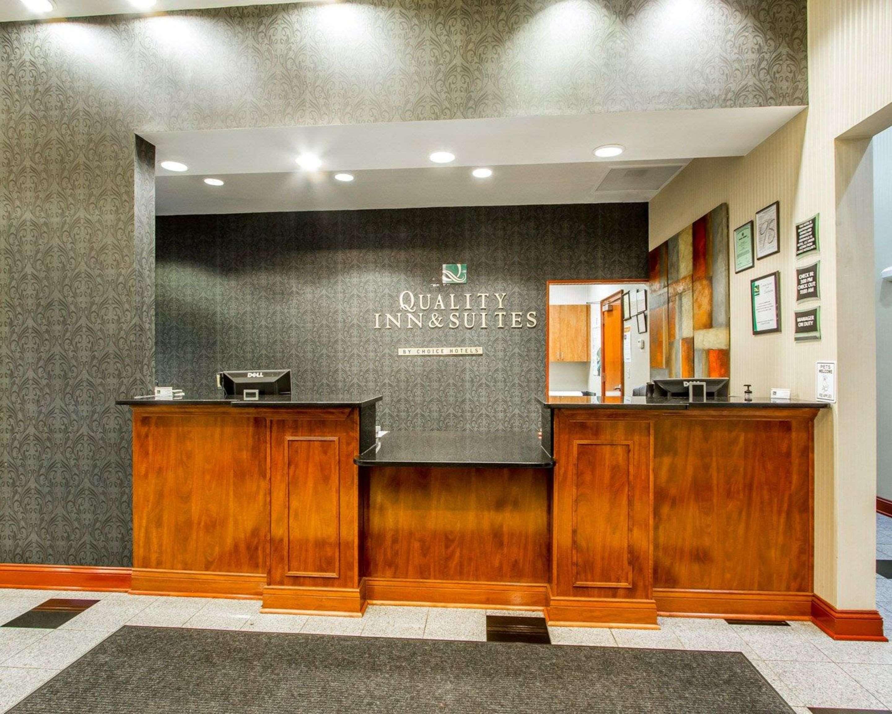Quality Inn & Suites Greenville I-65 Exterior photo
