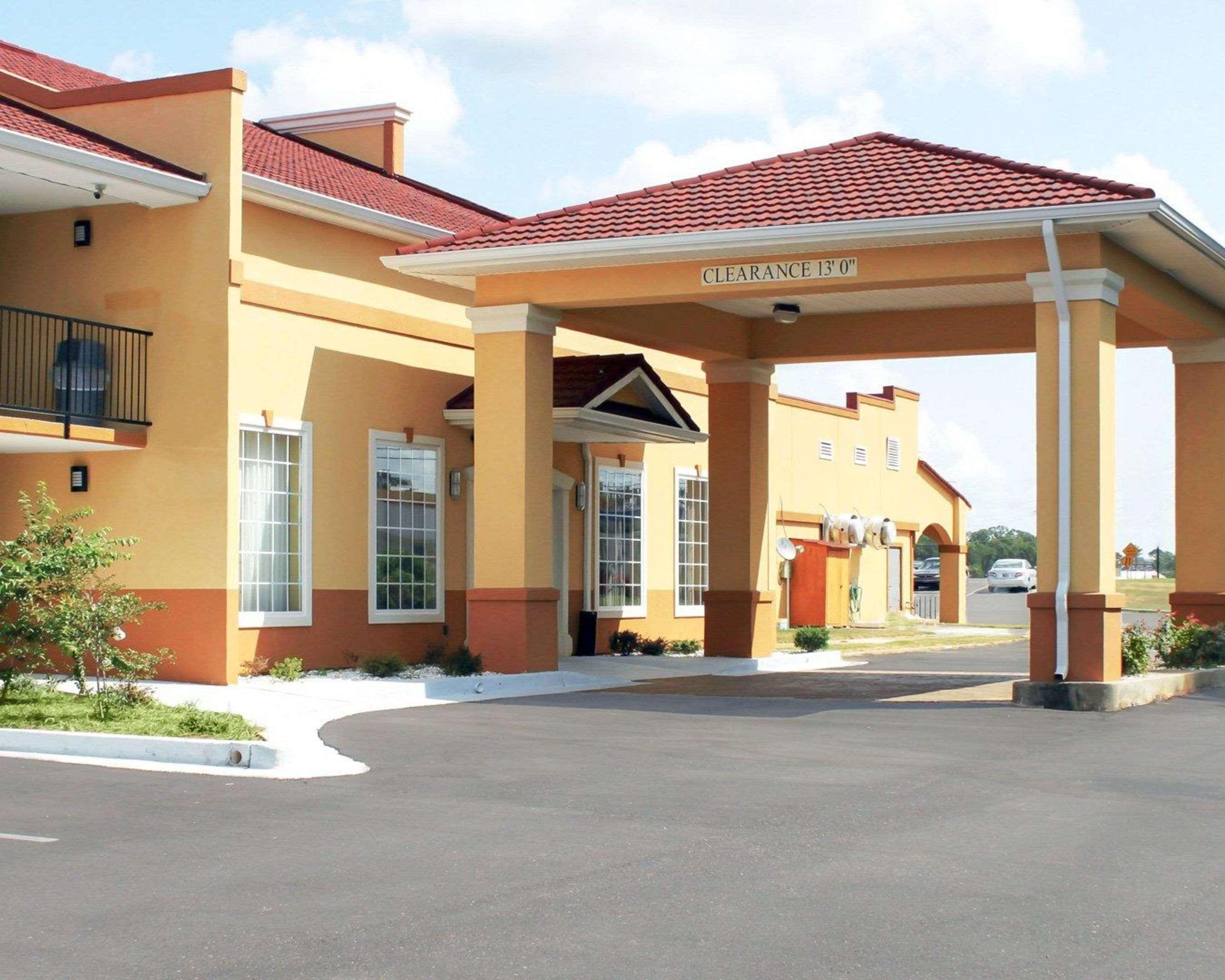 Quality Inn & Suites Greenville I-65 Exterior photo